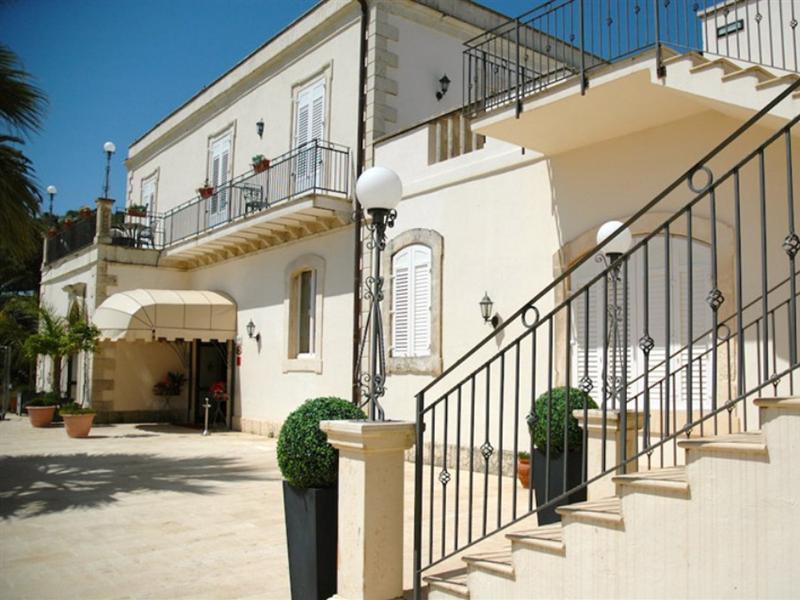 Charme Hotel Villa Principe Fitalia 파뉴사 외부 사진