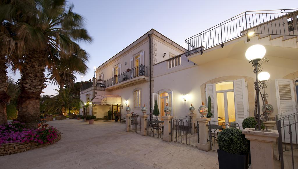 Charme Hotel Villa Principe Fitalia 파뉴사 외부 사진